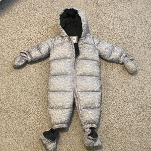 GAP Kids 12-18 m snowsuit